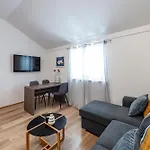 Apartments Estrella
